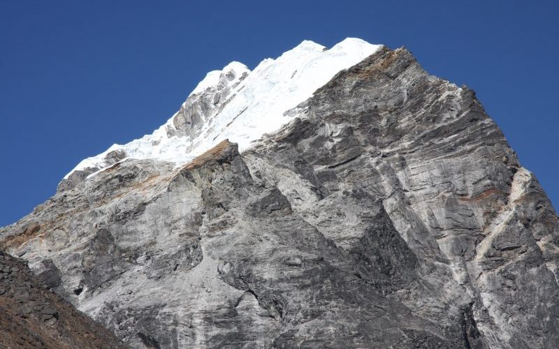 Lobuche Peak 6,119 m.